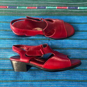 SAS cherry red velcro sandals like new size 7